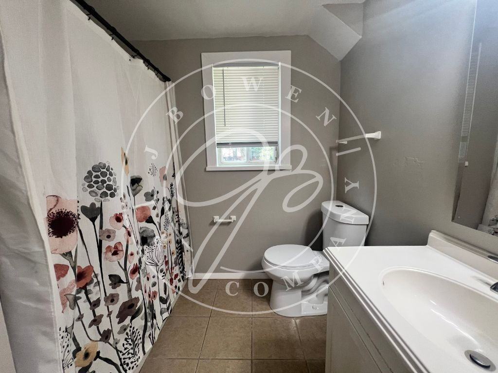 5638 Northview Dr - Photo 4 of 10