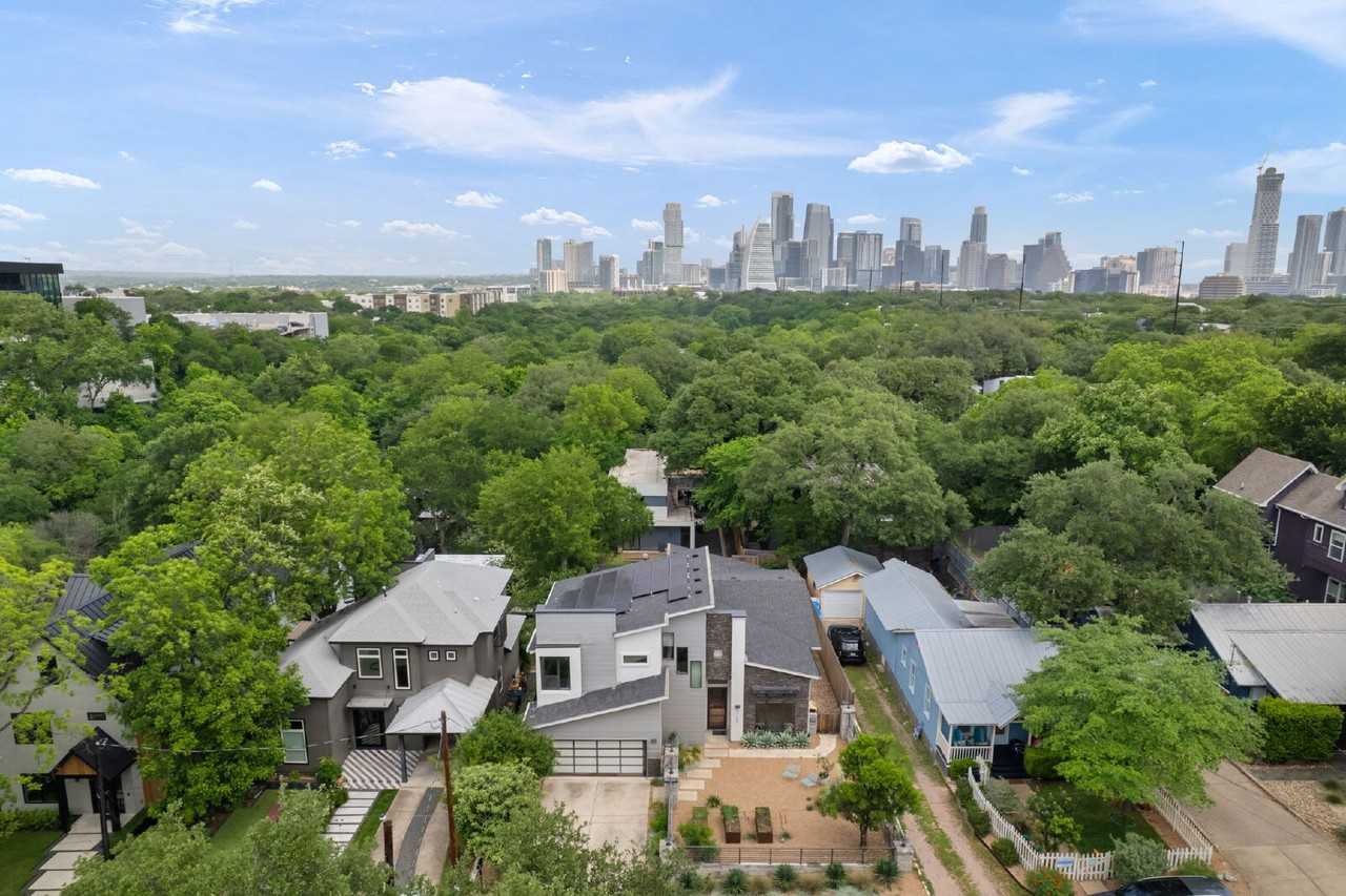 1102 West Monroe Street - Photo 2 of 50