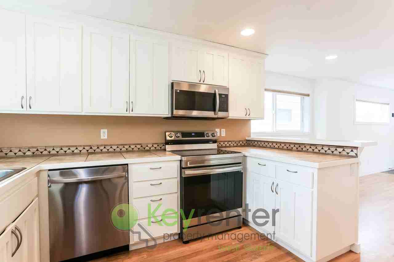 8450B 25th Ave Sw - Photo 7 of 22