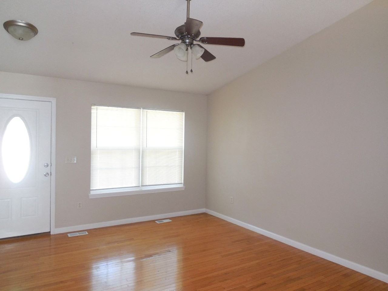 1128 Carraway Ct - Photo 2 of 22