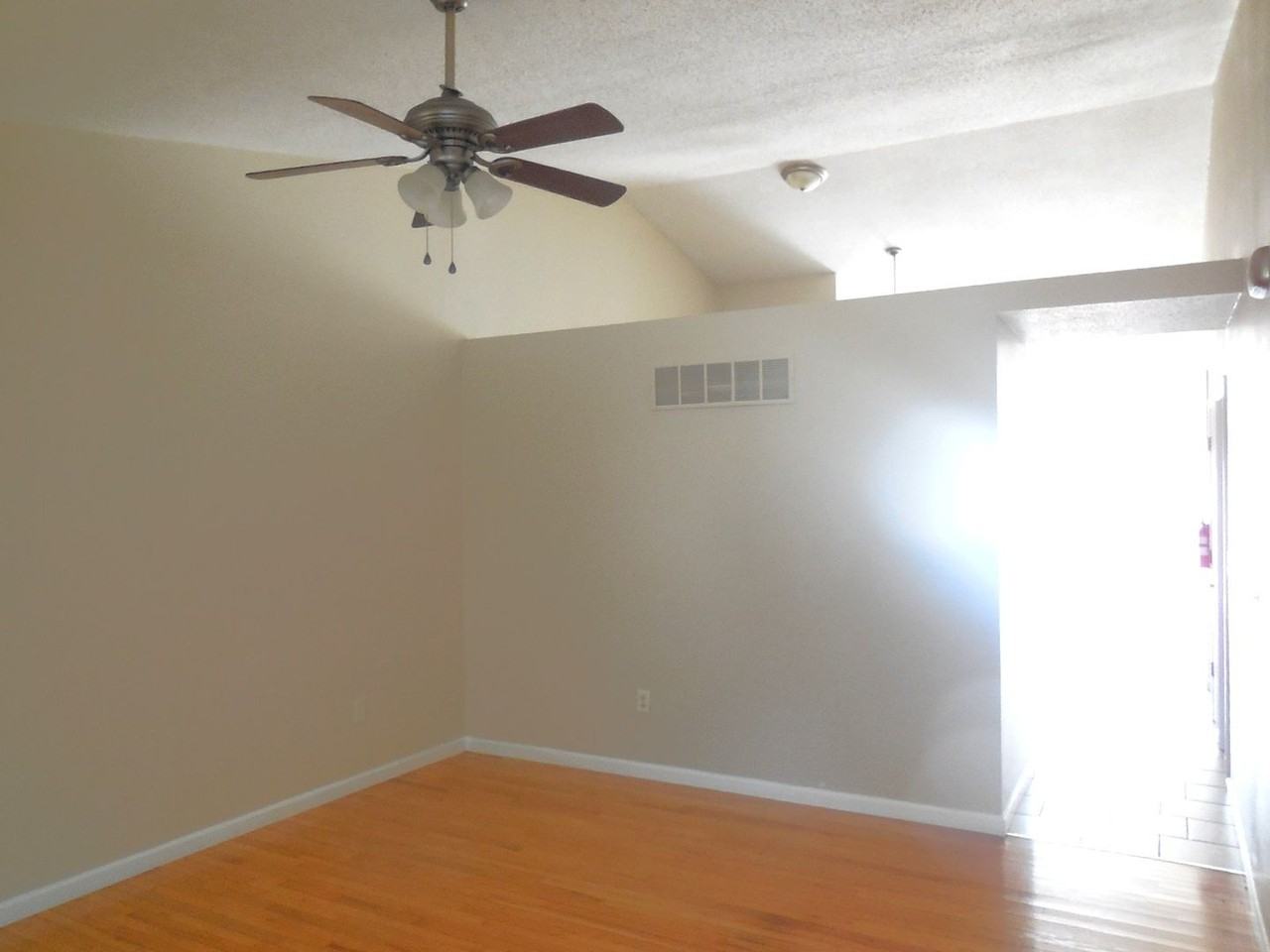 1128 Carraway Ct - Photo 3 of 22