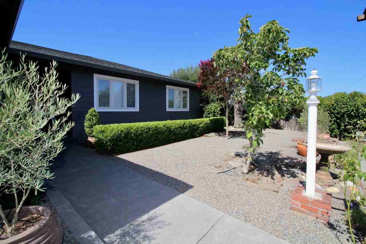 49 Cushing Ave - Photo 3 of 25