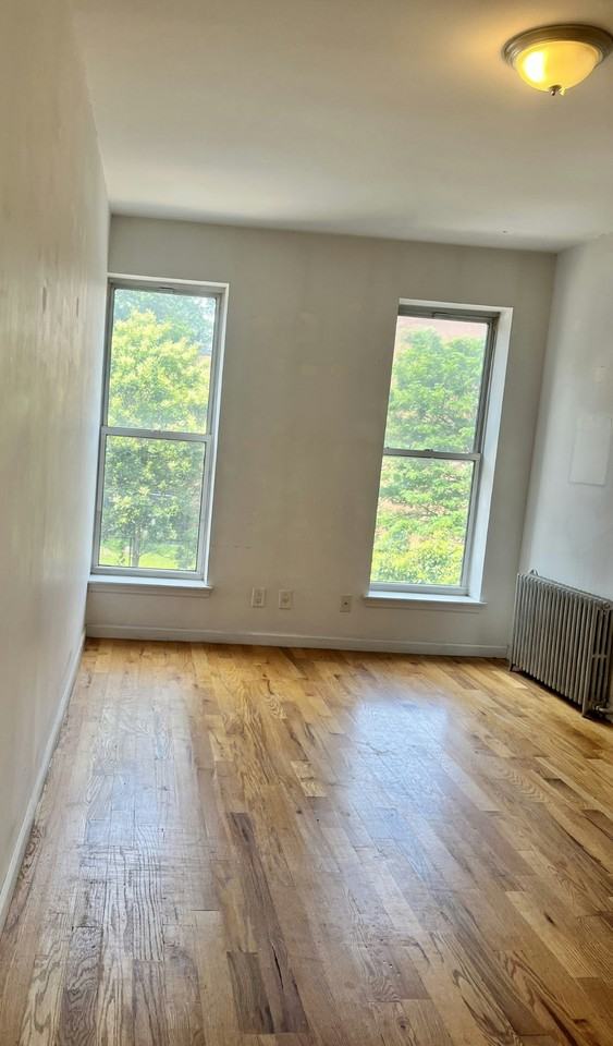 293 Grand Ave #2L - Photo 2 of 8