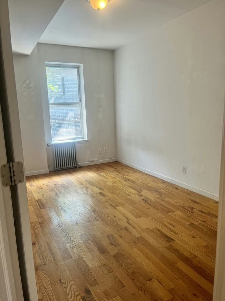 293 Grand Ave #2L - Photo 4 of 8