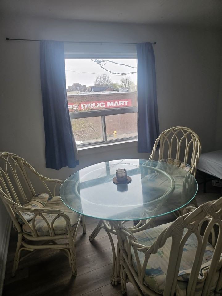 2836 Lake Shore Boulevard West - Photo 3 of 7