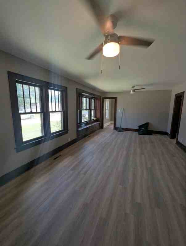 703 S Jefferson Ave - Photo 2 of 3