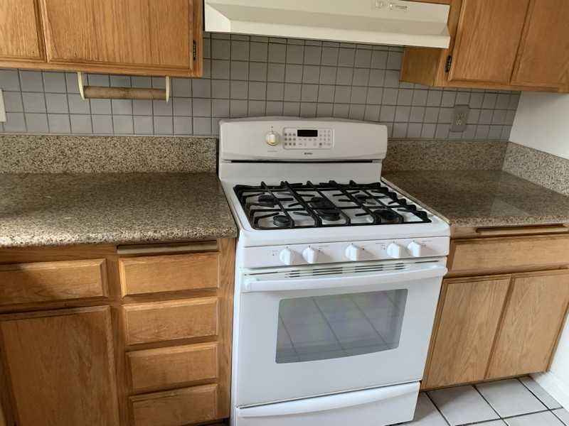 124 Stratford Cir - Photo 3 of 34