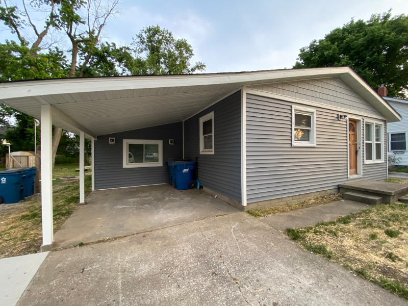 217 W Corbin St - Photo 2 of 18