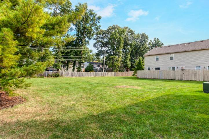 7766 Hansgrove Ct - Photo 3 of 20