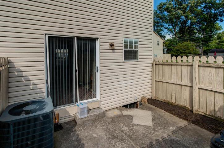 7766 Hansgrove Ct - Photo 4 of 20