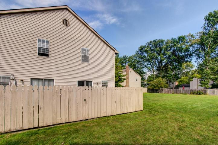 7766 Hansgrove Ct - Photo 5 of 20