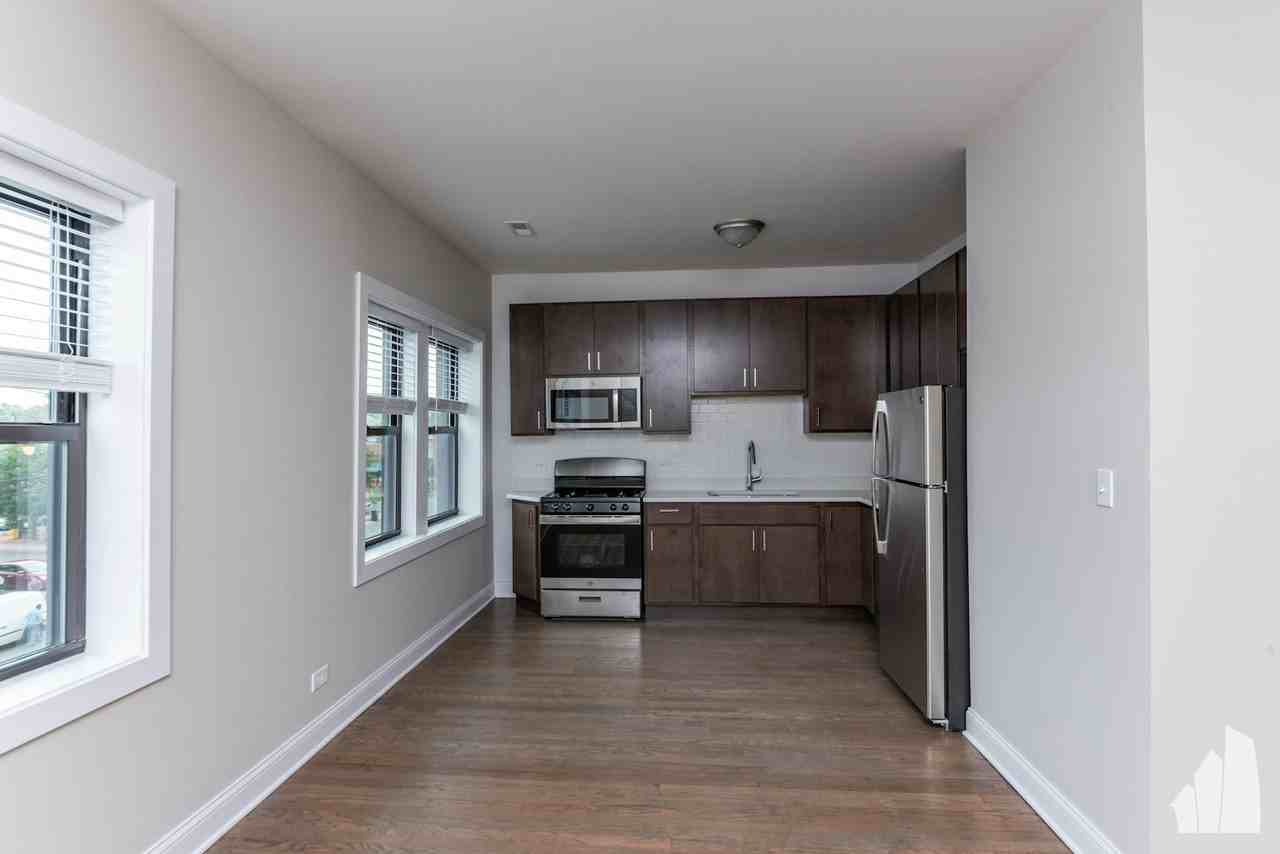 3409 West Fullerton Avenue, Unit 3D - Photo 2 of 9