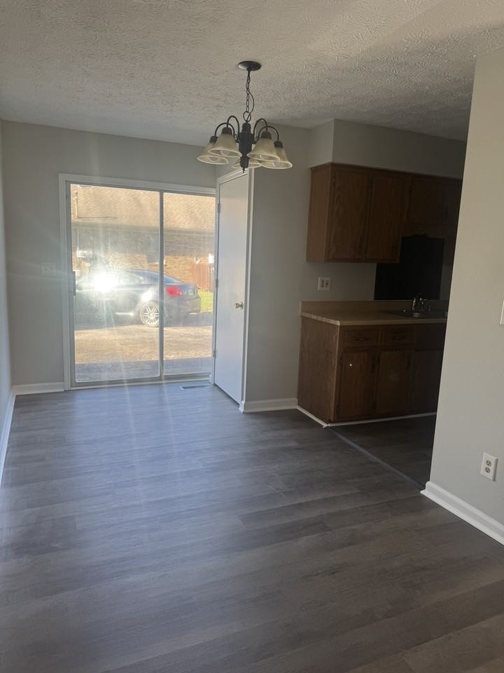 1011 Northwood - Photo 3 of 11