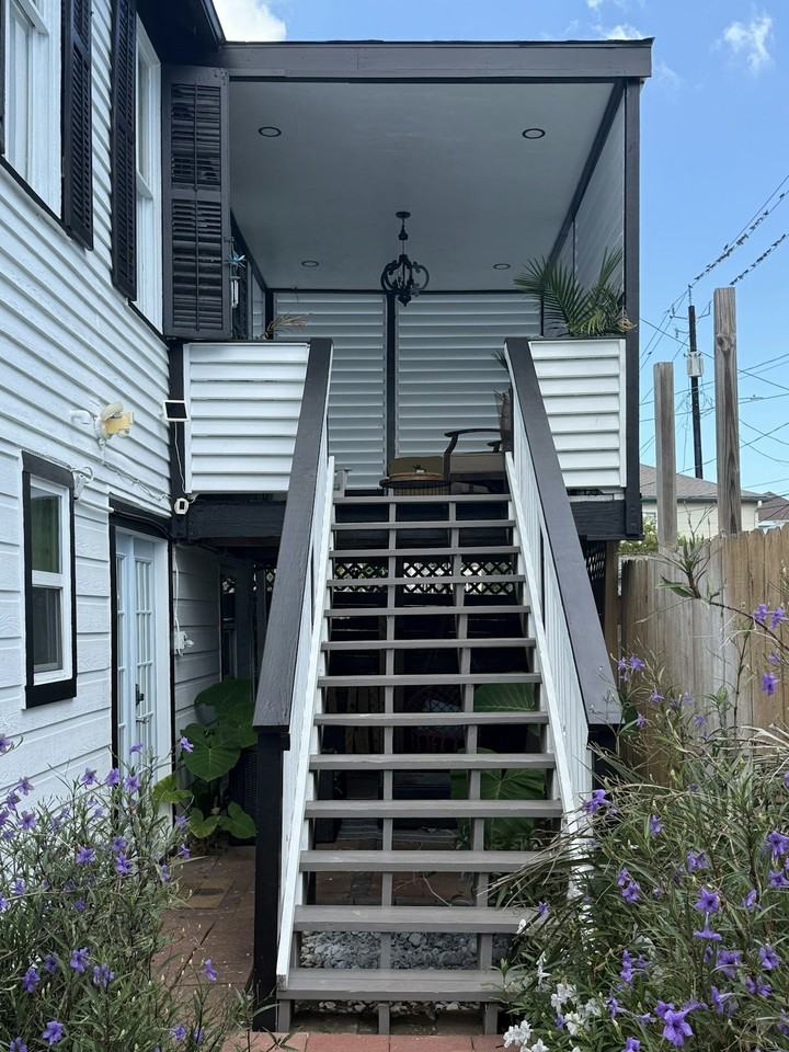 508 10th Street, Unit upstairs - Photo 3 of 24