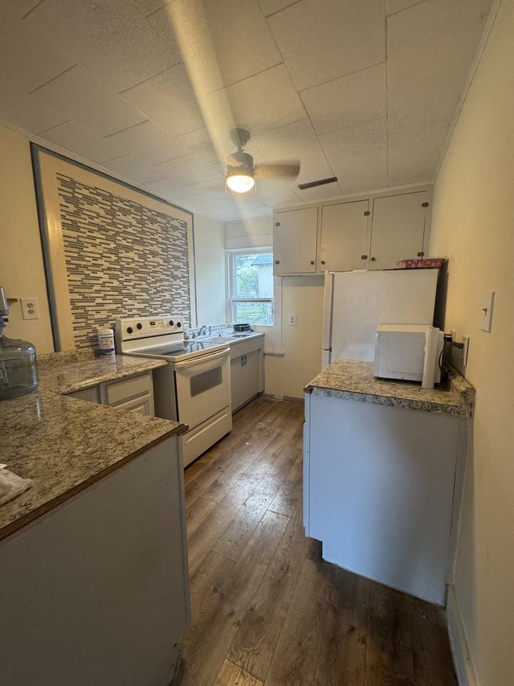 333 1/2 5th St - Photo 2 of 7