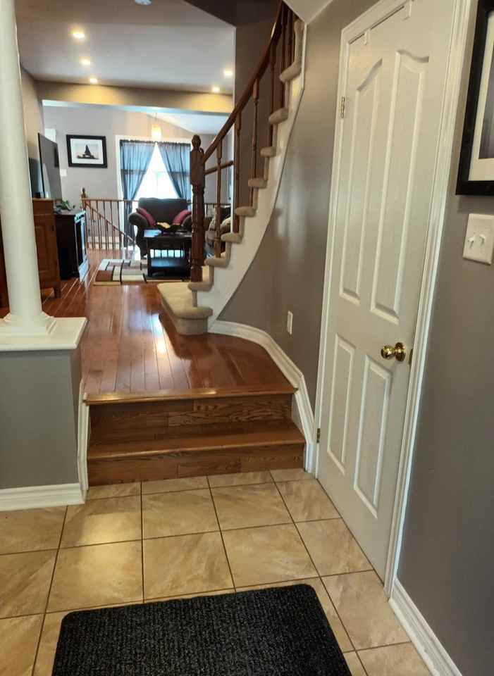 19 Milner Downs Cres - Photo 2 of 15