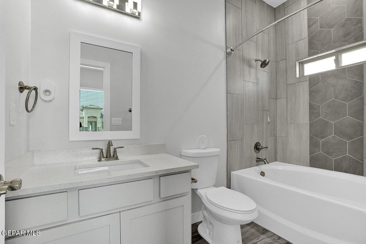 13405 Emerald Glass Drive - Photo 6 of 35