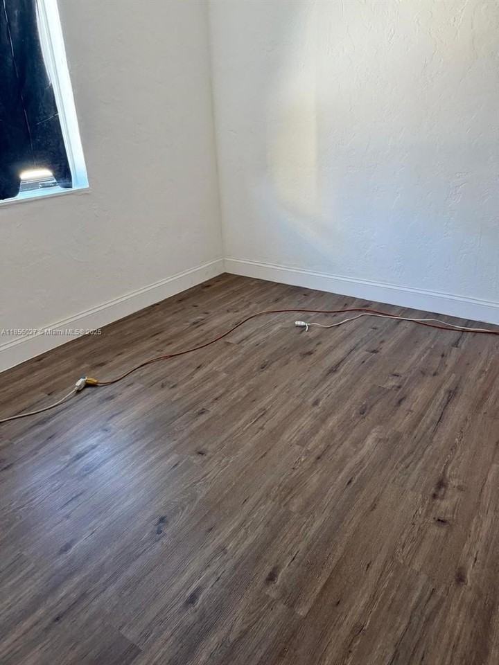 1432 Ne 163rd St #2 - Photo 6 of 18