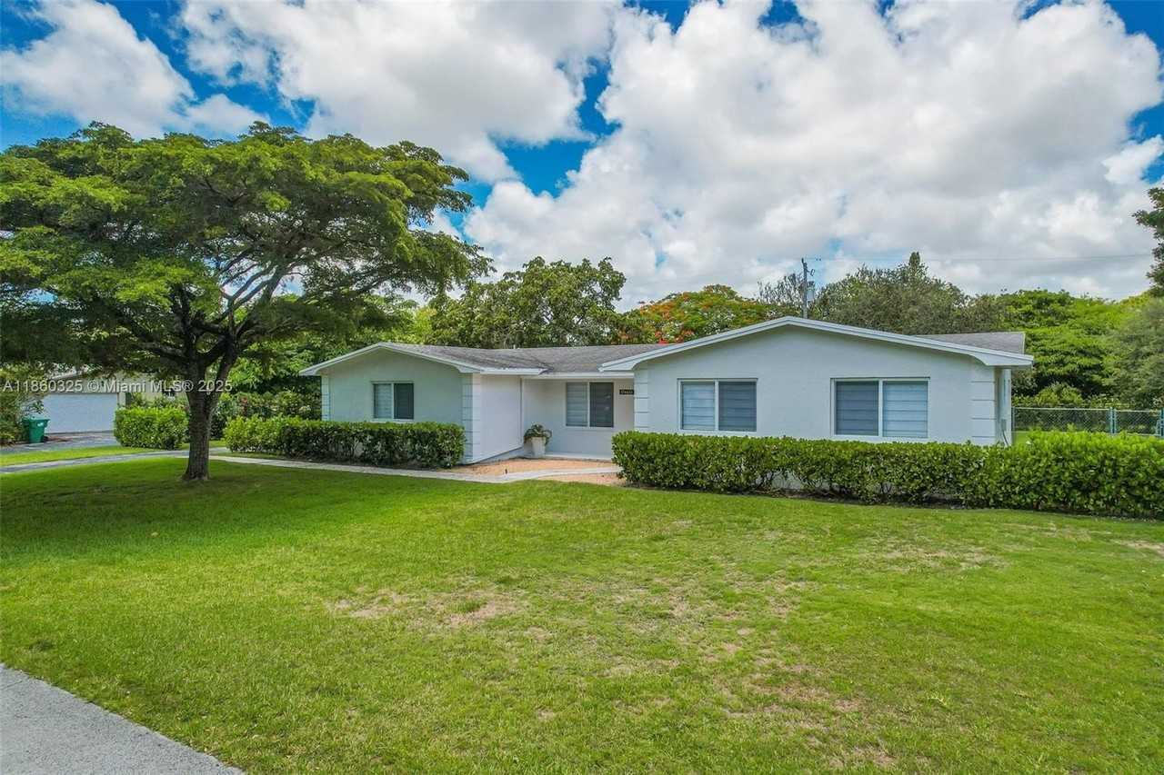 17460 Sw 85th Ave - Photo 4 of 49