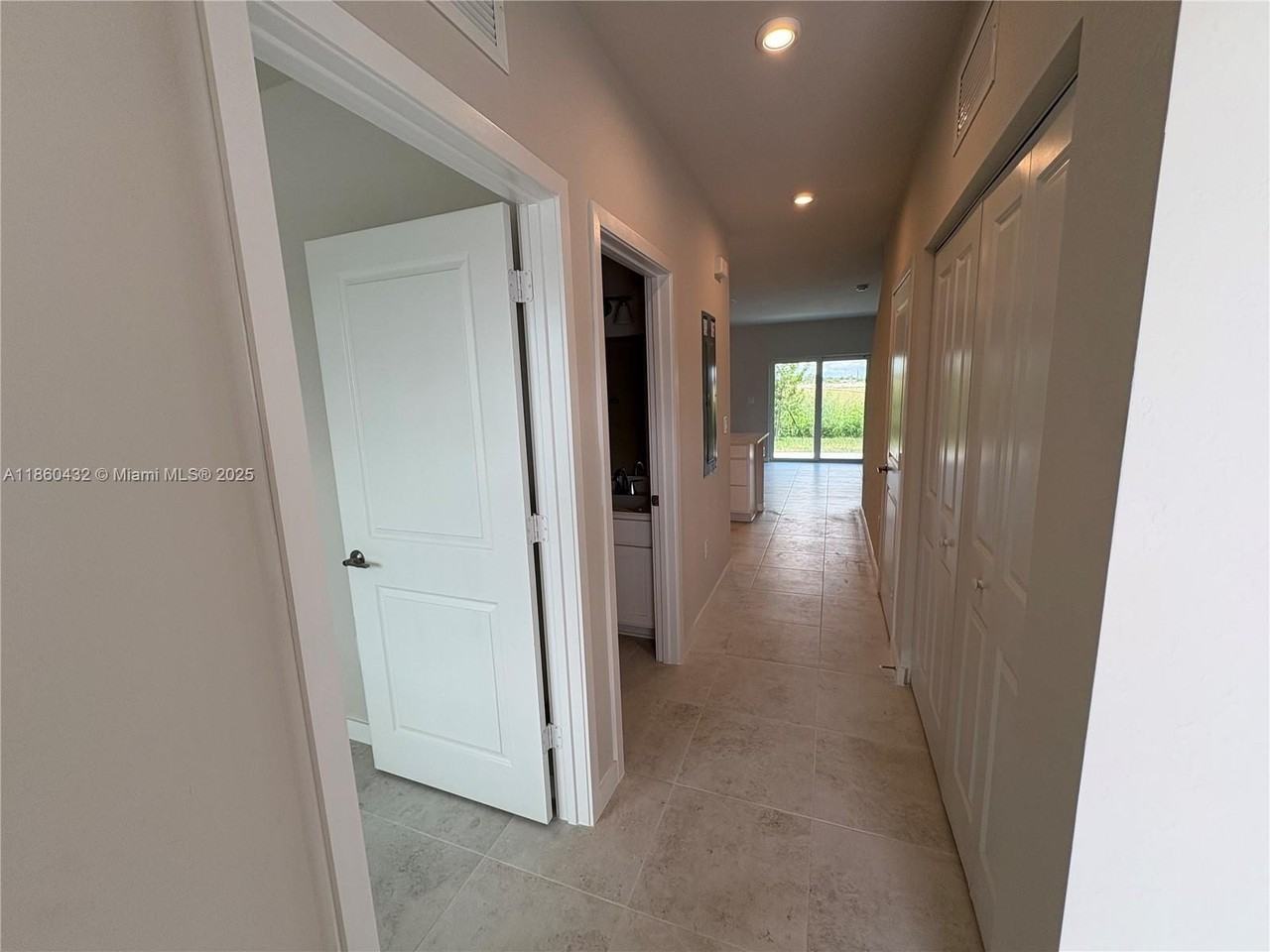 1014 West Davis Parkway #1014 - Photo 3 of 19