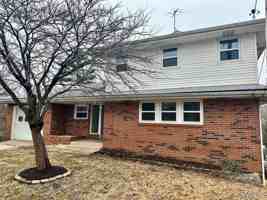 featured image of 30 W Marietta Pl