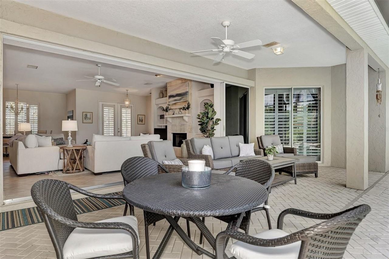 383 Cedarbrook Ct - Photo 6 of 50