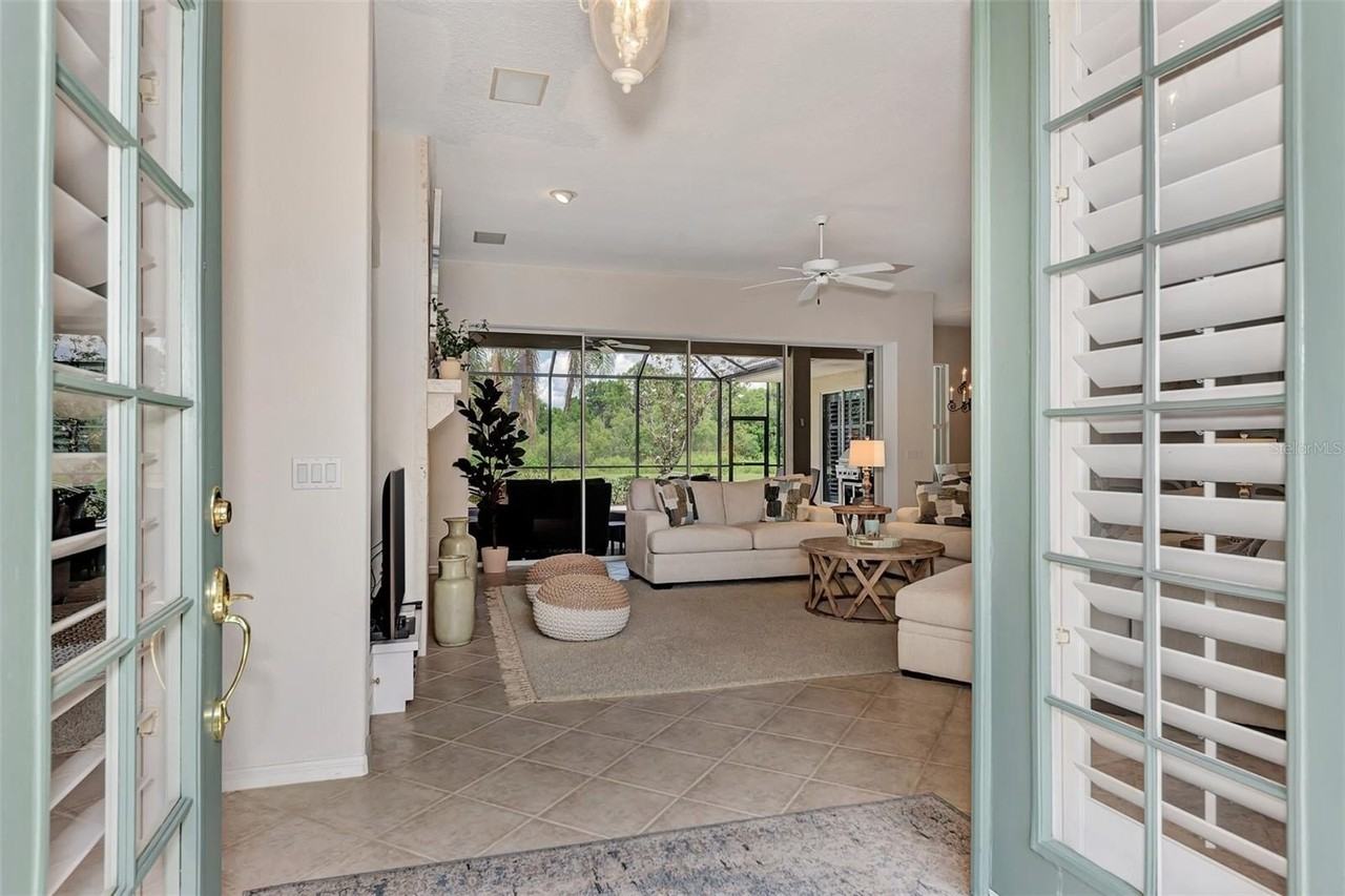 383 Cedarbrook Ct - Photo 7 of 50