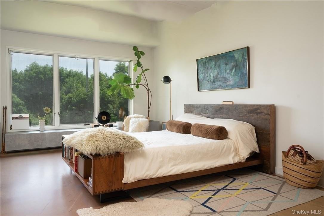 185 Tweed Blvd - Photo 6 of 33