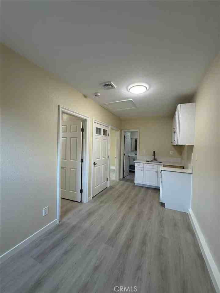 2032 Victoria Dr - Photo 4 of 11