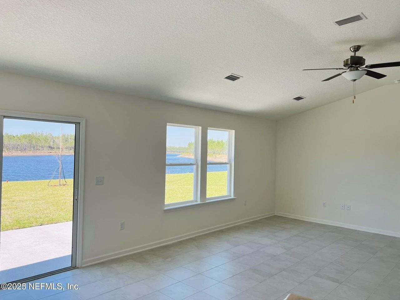 10961 Stapleton Dr - Photo 5 of 13