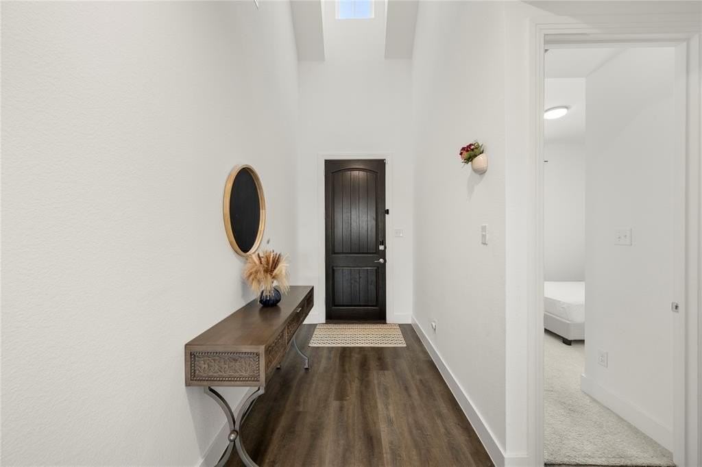 1128 Superbloom Ave - Photo 3 of 24