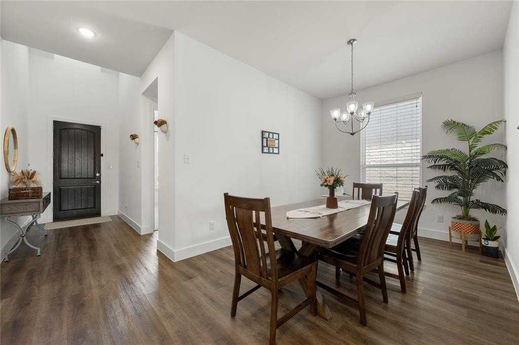 1128 Superbloom Ave - Photo 4 of 24