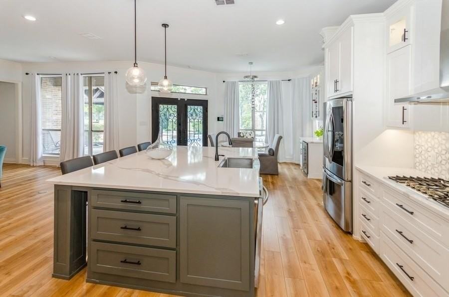 819 Equestrian Drive - Photo 5 of 40