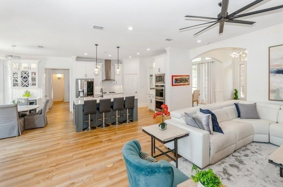 819 Equestrian Drive - Photo 7 of 40