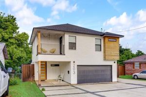 featured image of 203 S Cockrell Hill Rd