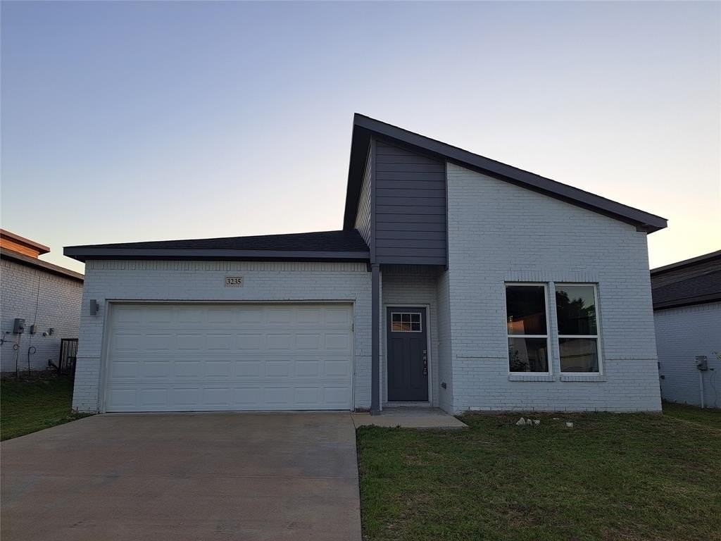 3235 Noor St - Photo 2 of 19