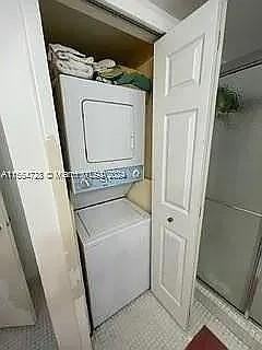 235 Lakeview Dr #201 - Photo 6 of 7