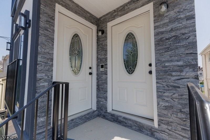 515 Walnut Street - Photo 2 of 29