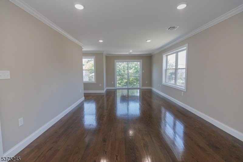 515 Walnut Street - Photo 6 of 29