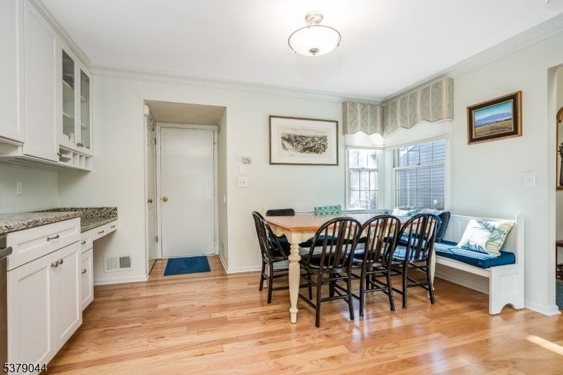 36 Eton Ct - Photo 5 of 31