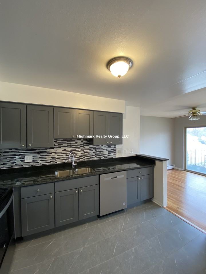 1653 Oakwood Ave #4C - Photo 2 of 17