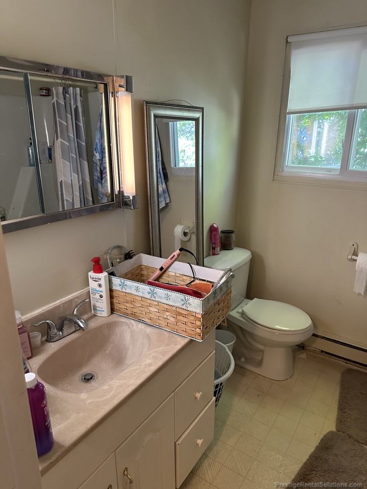 9 Beacon St #1 - Photo 6 of 11