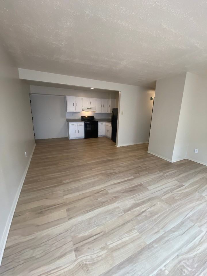 3729 Morganford Rd #G - Photo 2 of 7