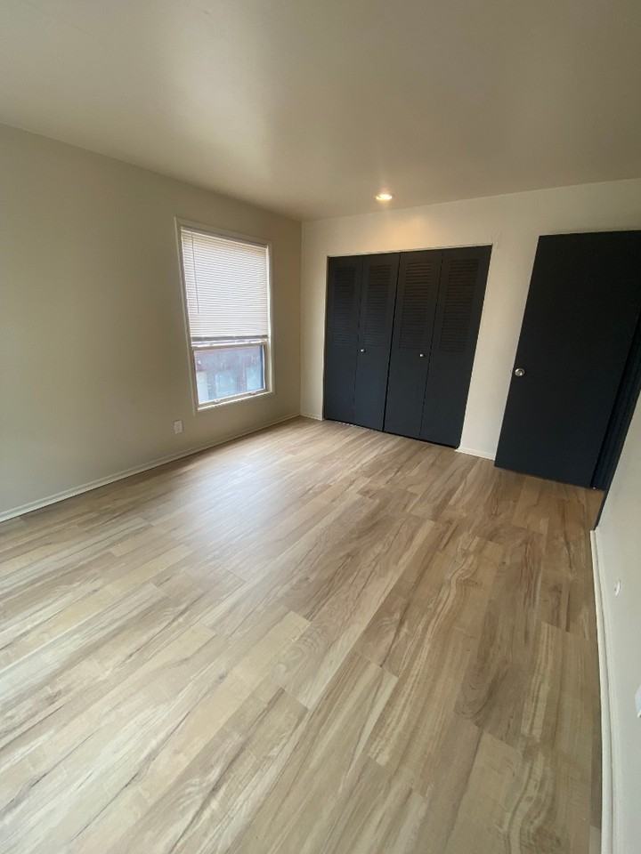 3729 Morganford Rd #G - Photo 4 of 7