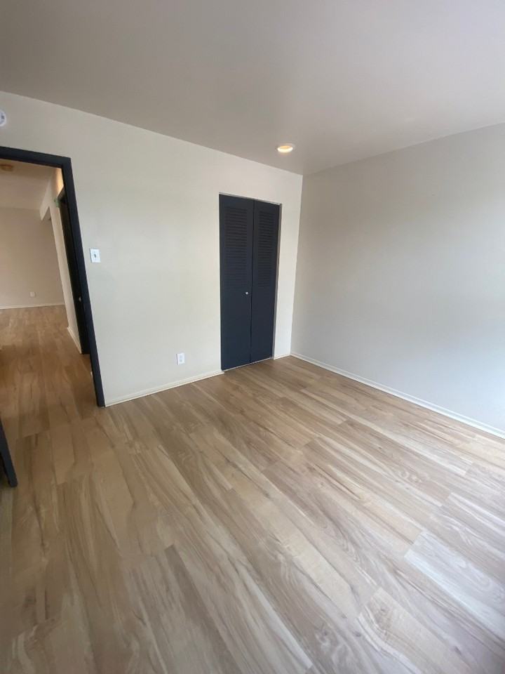 3729 Morganford Rd #G - Photo 6 of 7