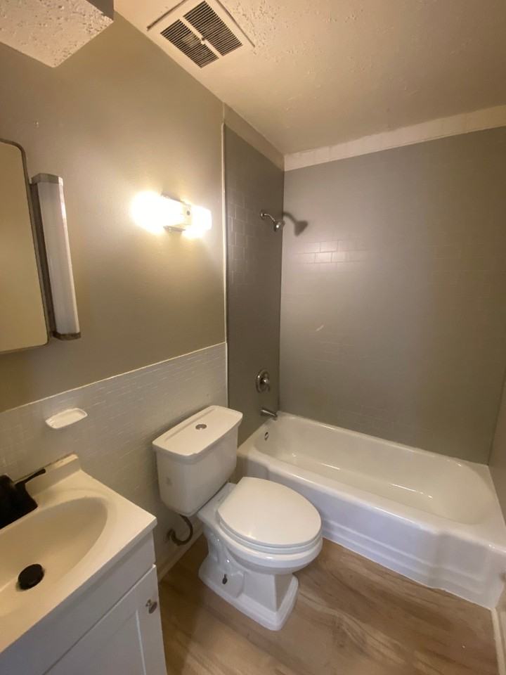 3729 Morganford Rd #G - Photo 7 of 7