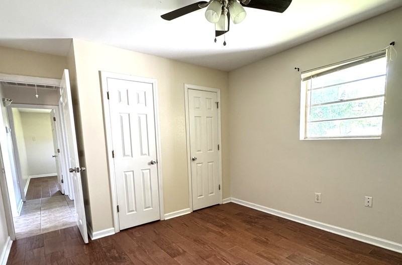 208 W Genie St - Photo 4 of 6