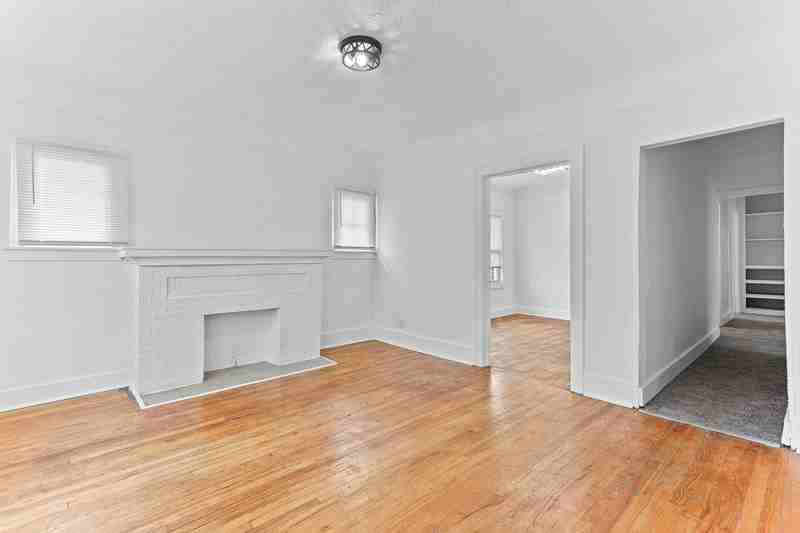 15114 Quincy St - Photo 3 of 12