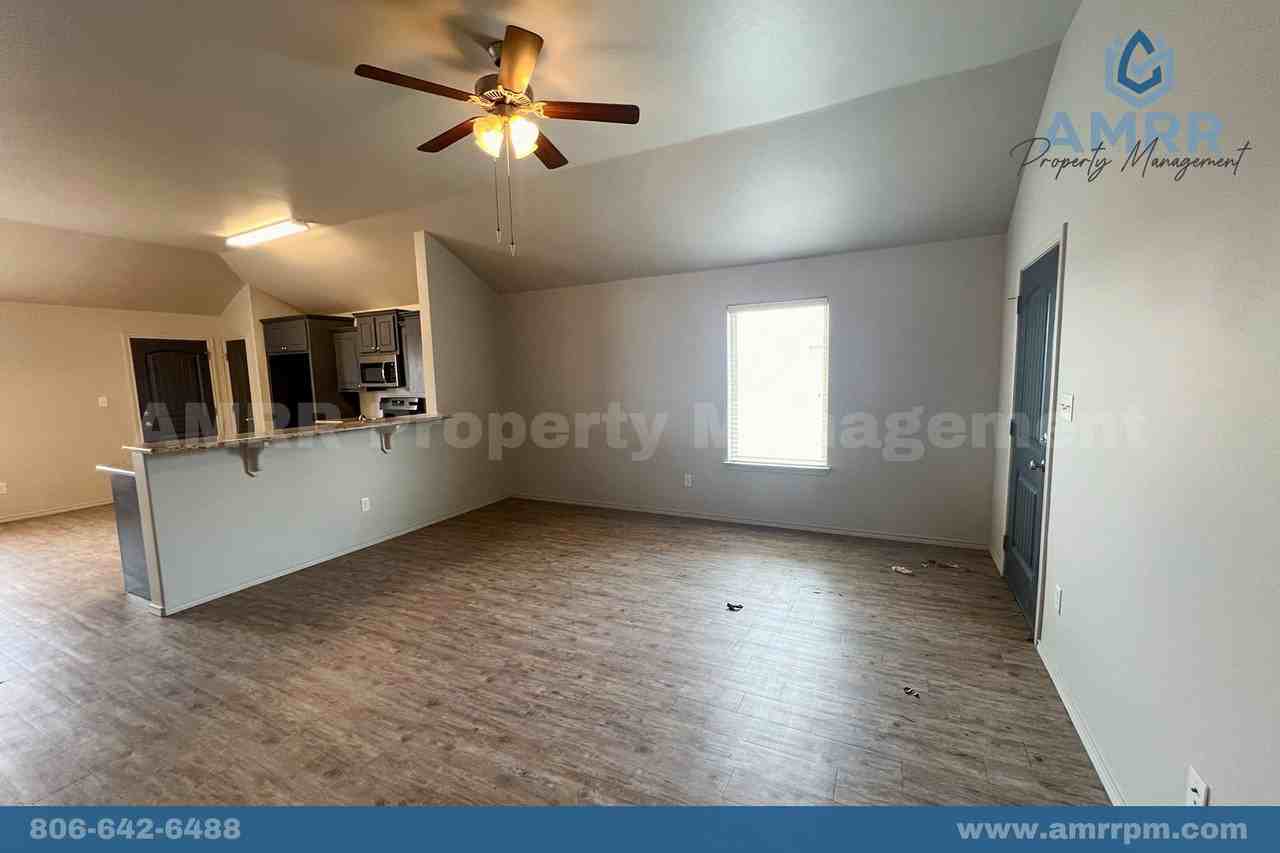 1306 Kingston St - Photo 6 of 24