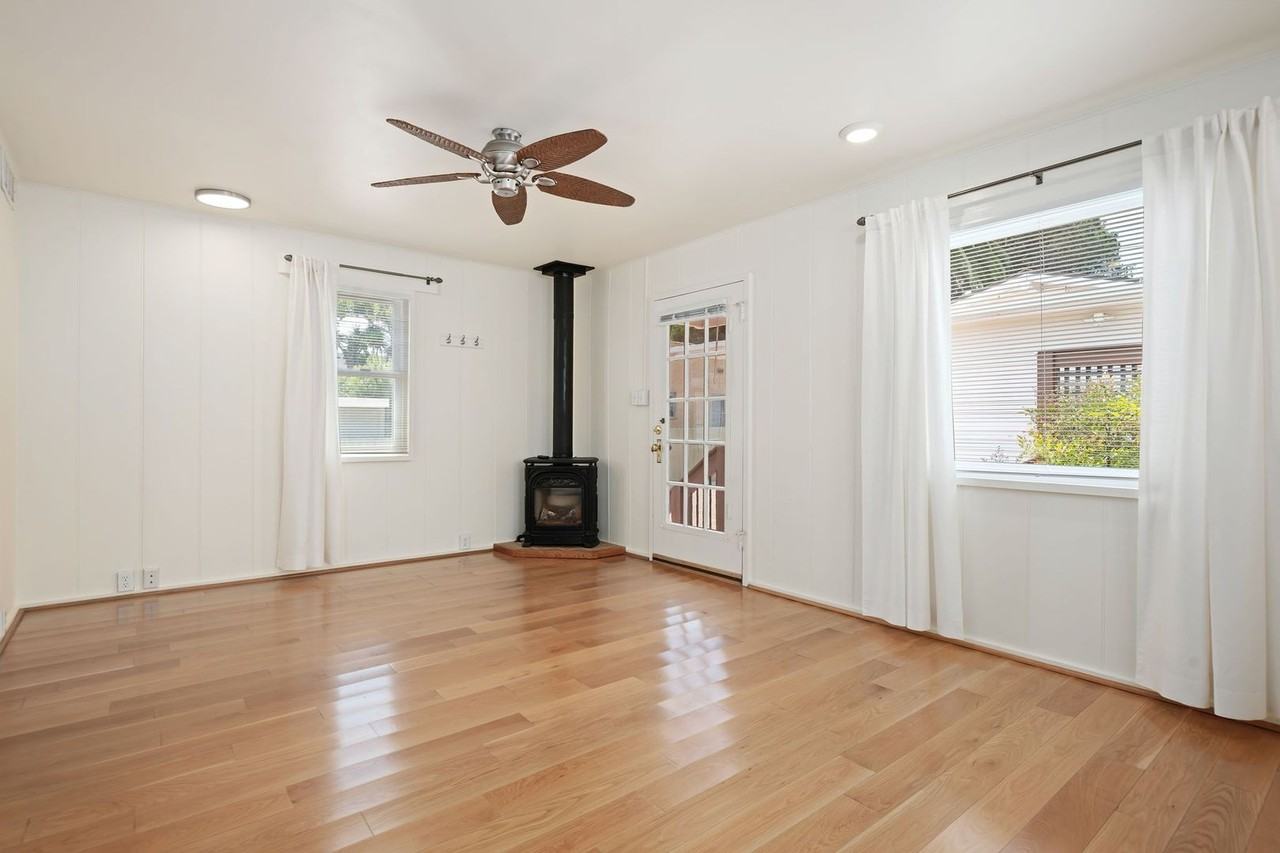 416 1/2 E Anapamu St - Photo 3 of 22